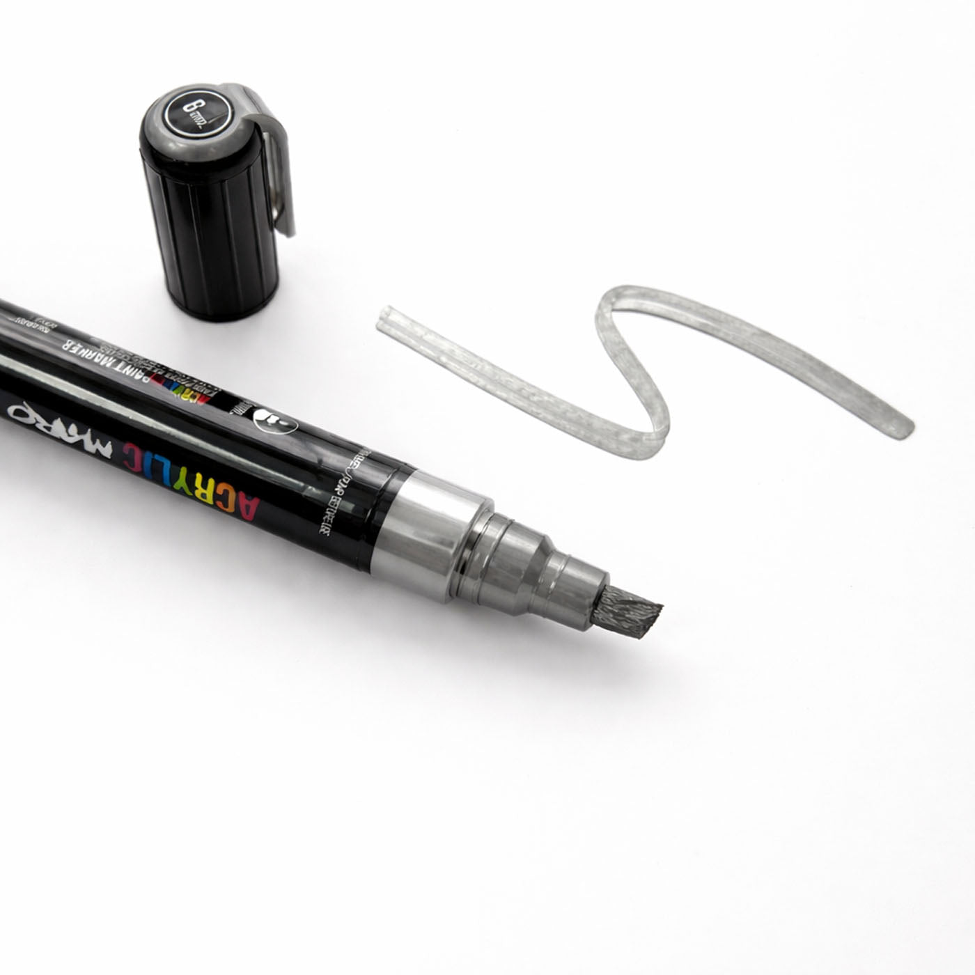 Marqueur correcteur de peinture acrylique. Gris métallisé 9006