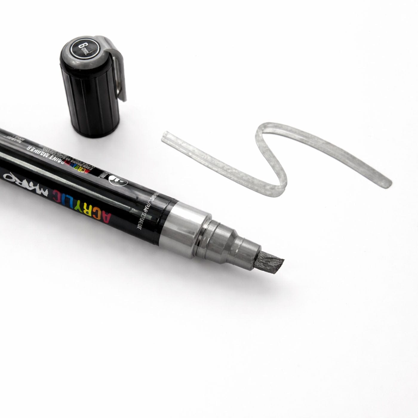 Marqueur acrylique argent RAL 9006 pour distributeurs automatiques
